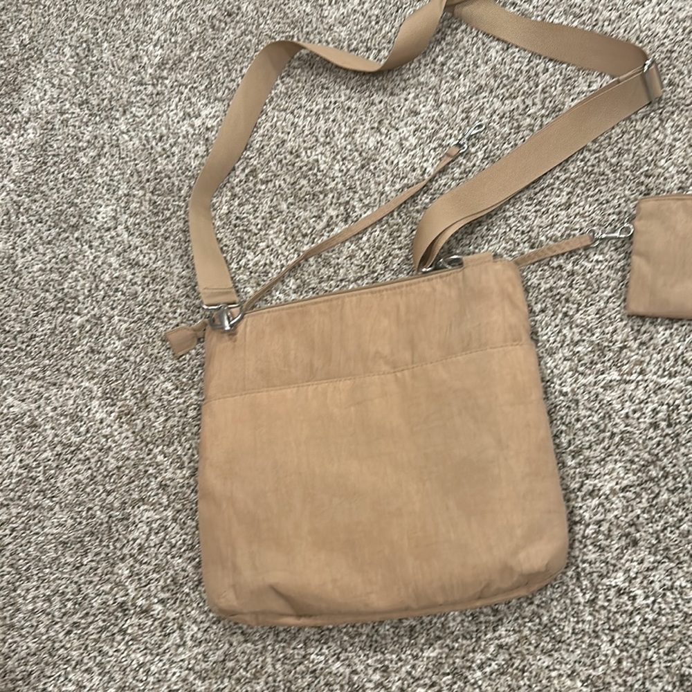 Baggallini Large Crossbody Bag w/RFID protection - Picture 10 of 10